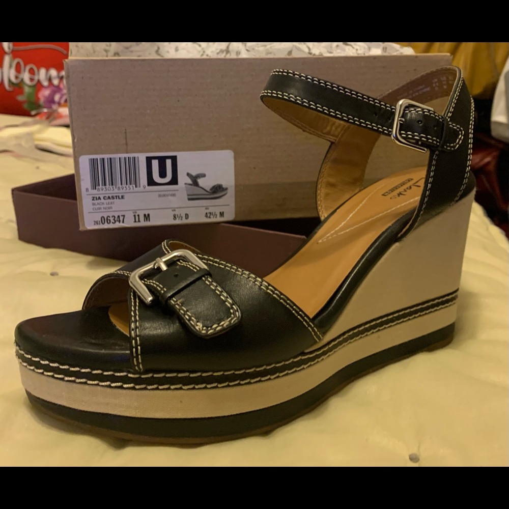 Clarks - Zia Castle platform sandals